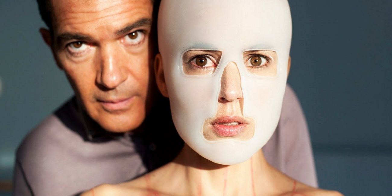 Dr. Robert Ledgard (Antonio Banderas) and Vera (Elena Anaya) in bandages in The Skin I Live In