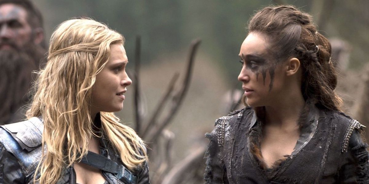 Clarke and Lexa preparing for war in The 100 Season 2