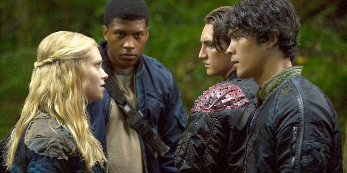 Clarke and Bellamy arguing in the first season of The 100