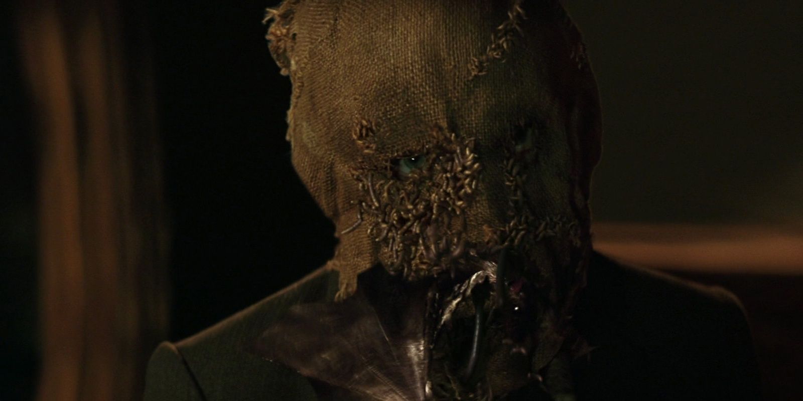 Scarecrow (Cillian Murphy) in his mask in Batman Begins