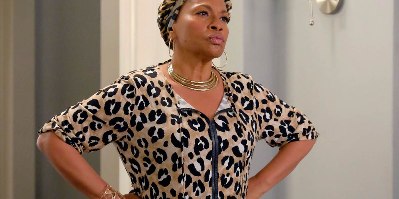 Ruby Johnson argues with her grandkids in Black-ish with her hands on her hips
