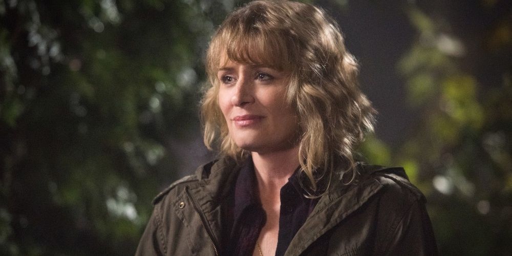 Supernatural: 10 Scenes That Foreshadowed The Return Of Mary Winchester