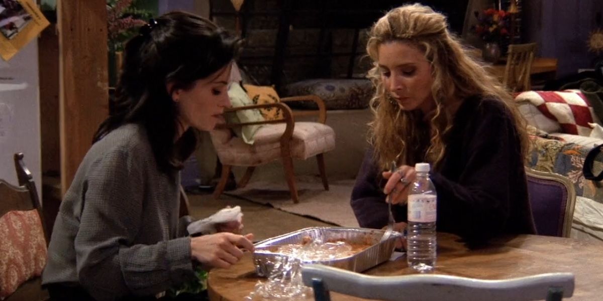 Phoebe and Monica talking in Friends