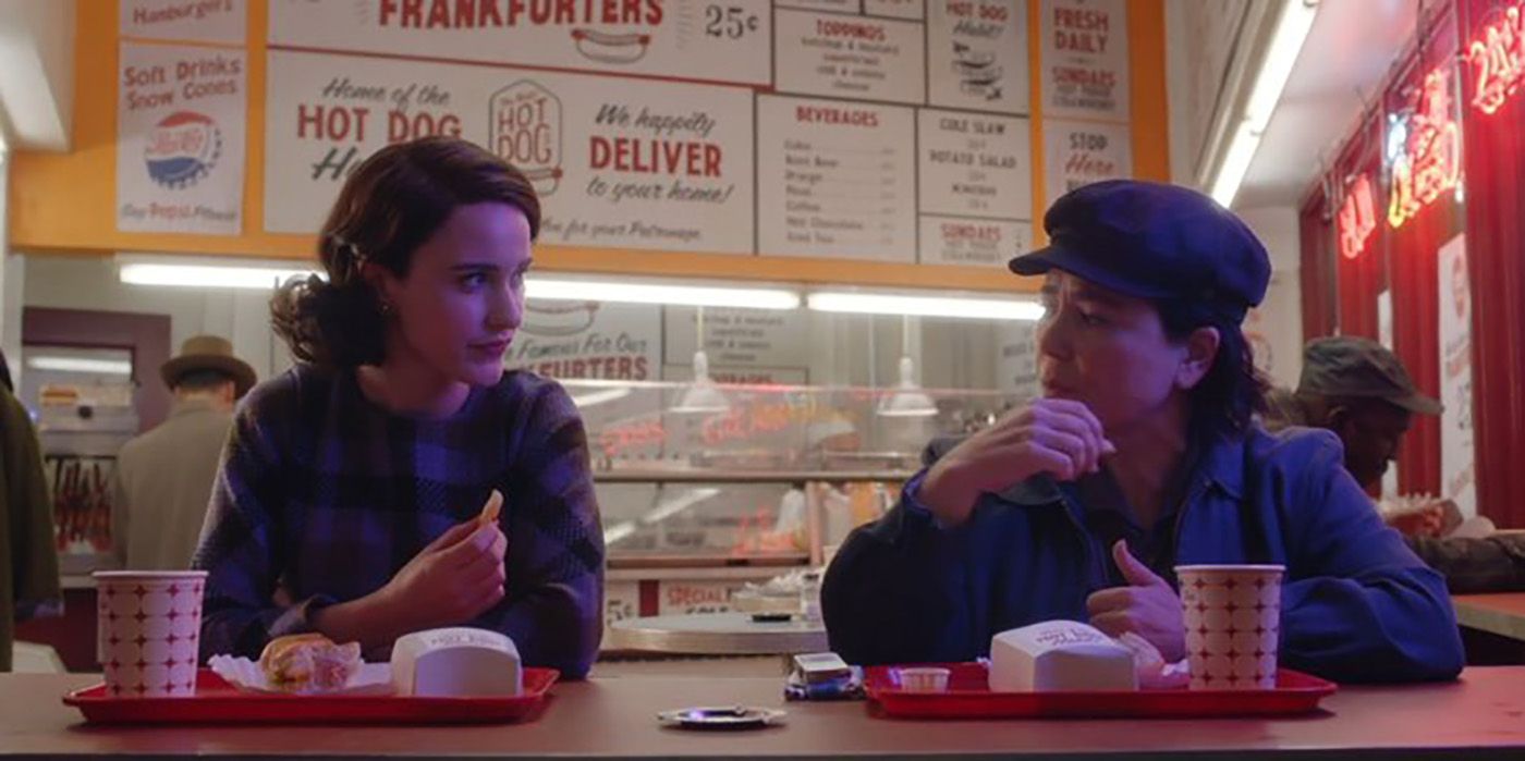 Midge and Susie eating in The Marvelous Mrs. Maisel