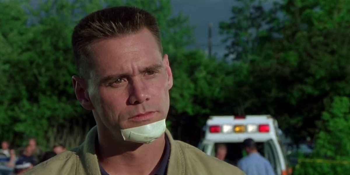 Hank Evans with bandage on chin in Me, Myself, and Irene