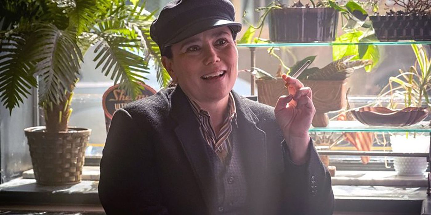 Susie smiling in The Marvelous Mrs Maisel