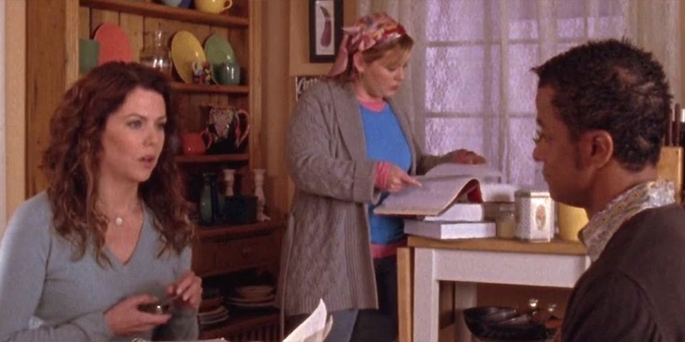 Lorelai and Michel talking at the inn on Gilmore Girls