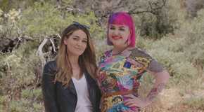 90 Day Fiancé Before the 90 Days Erika Owens and Stephanie Matto posing outside in Australia