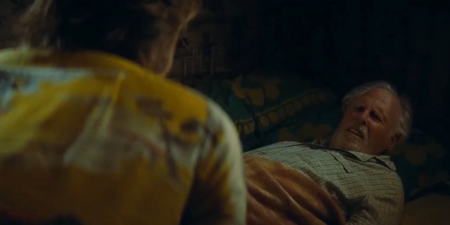 Bruce Dern lying in bed in Once Upon a Time in Hollywood