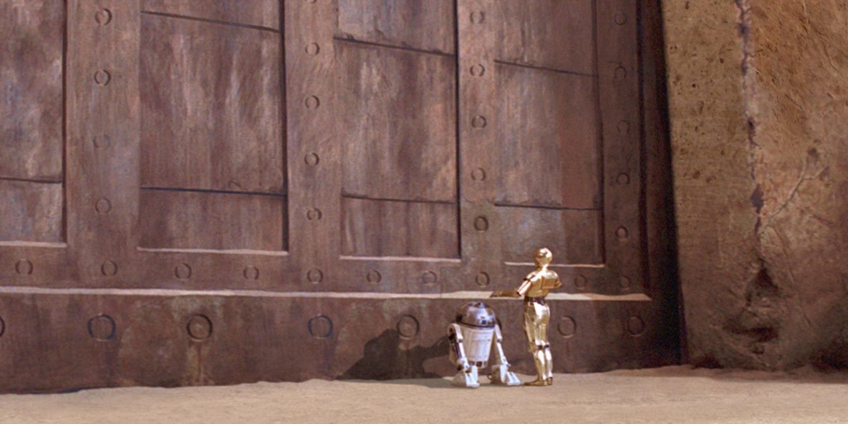 C-3PO and R2-D2 go to Jabba's Palace in Return of the Jedi