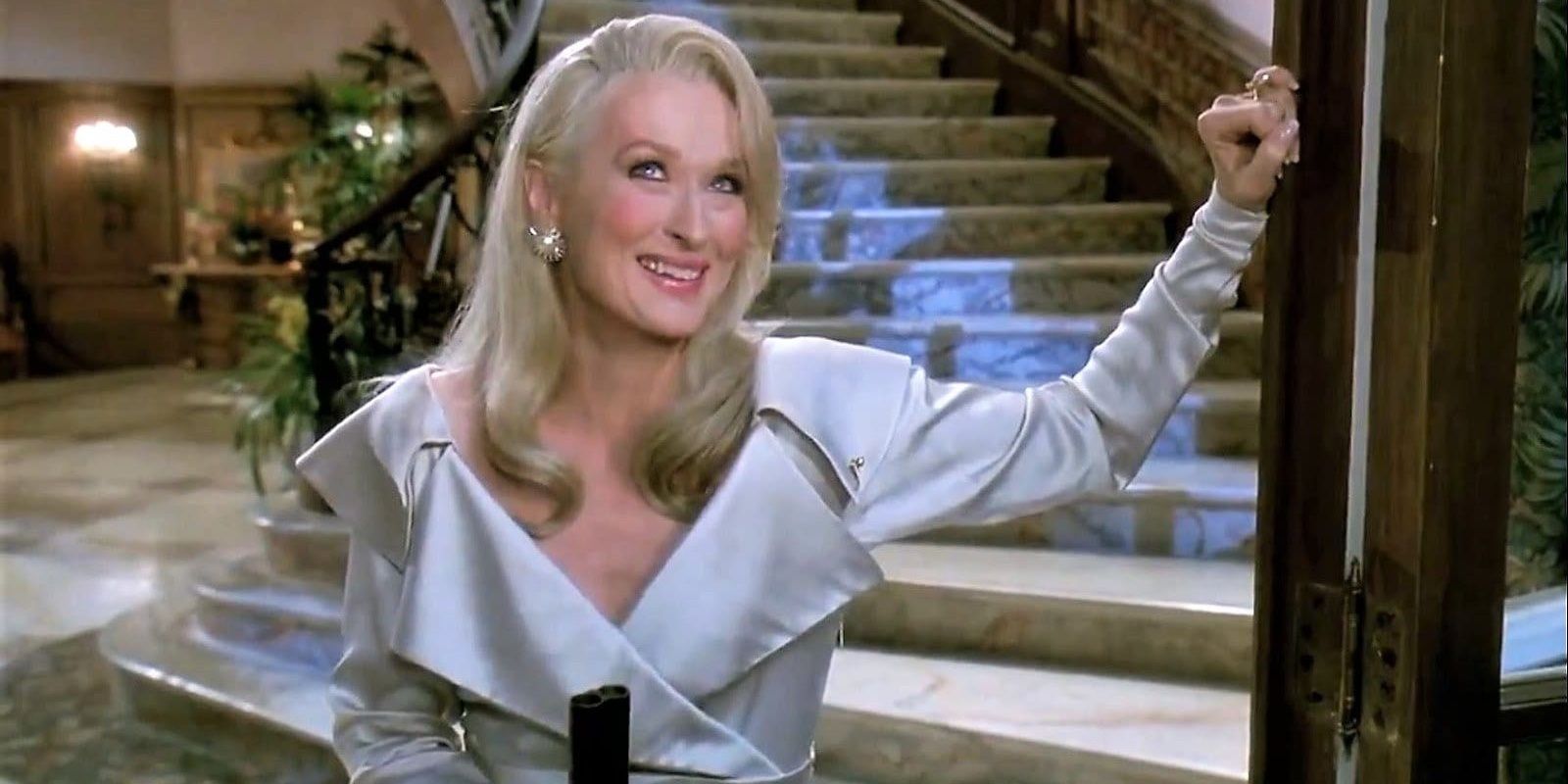Madeline smiling in Death Becomes Her