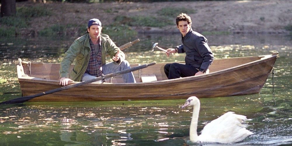 Jess and Luke looking for the swan on Gilmore Girls