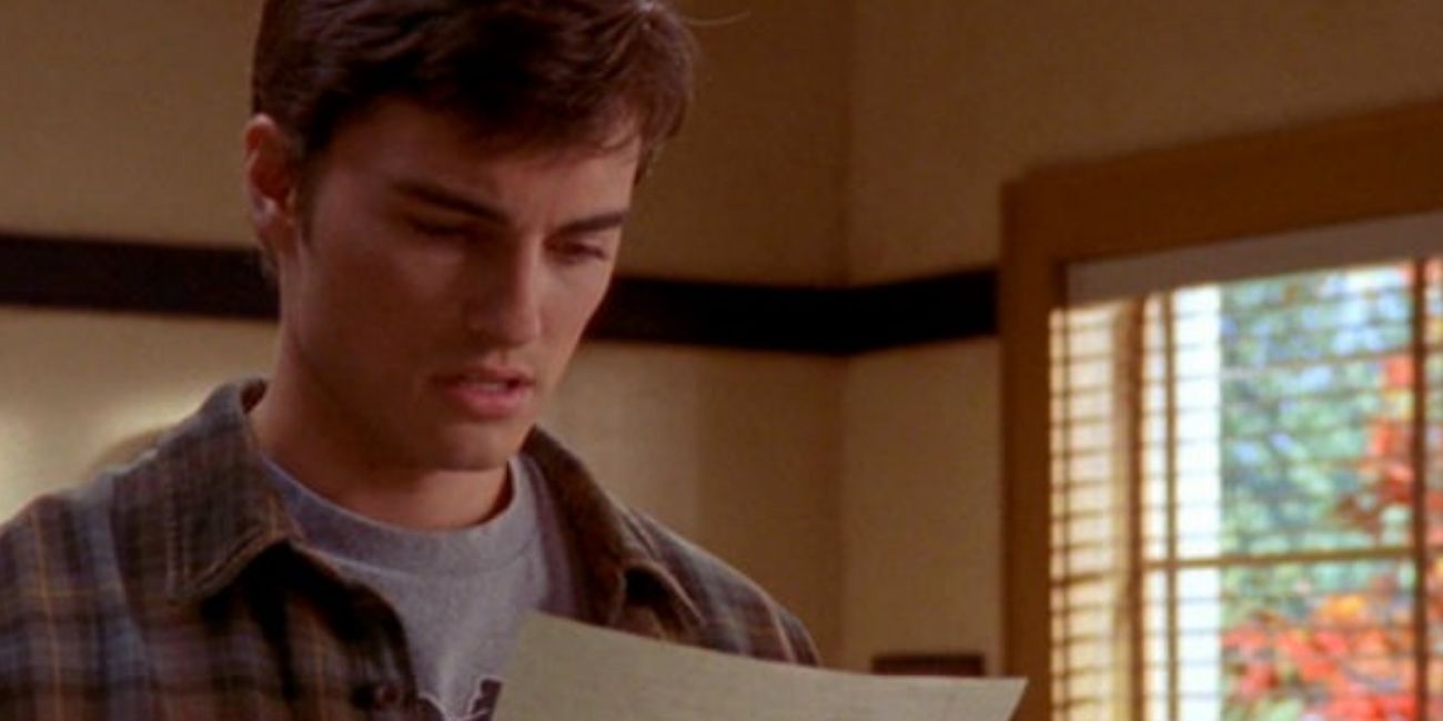 Jack stands and is forced to read his poem in English class in Dawson's Creek