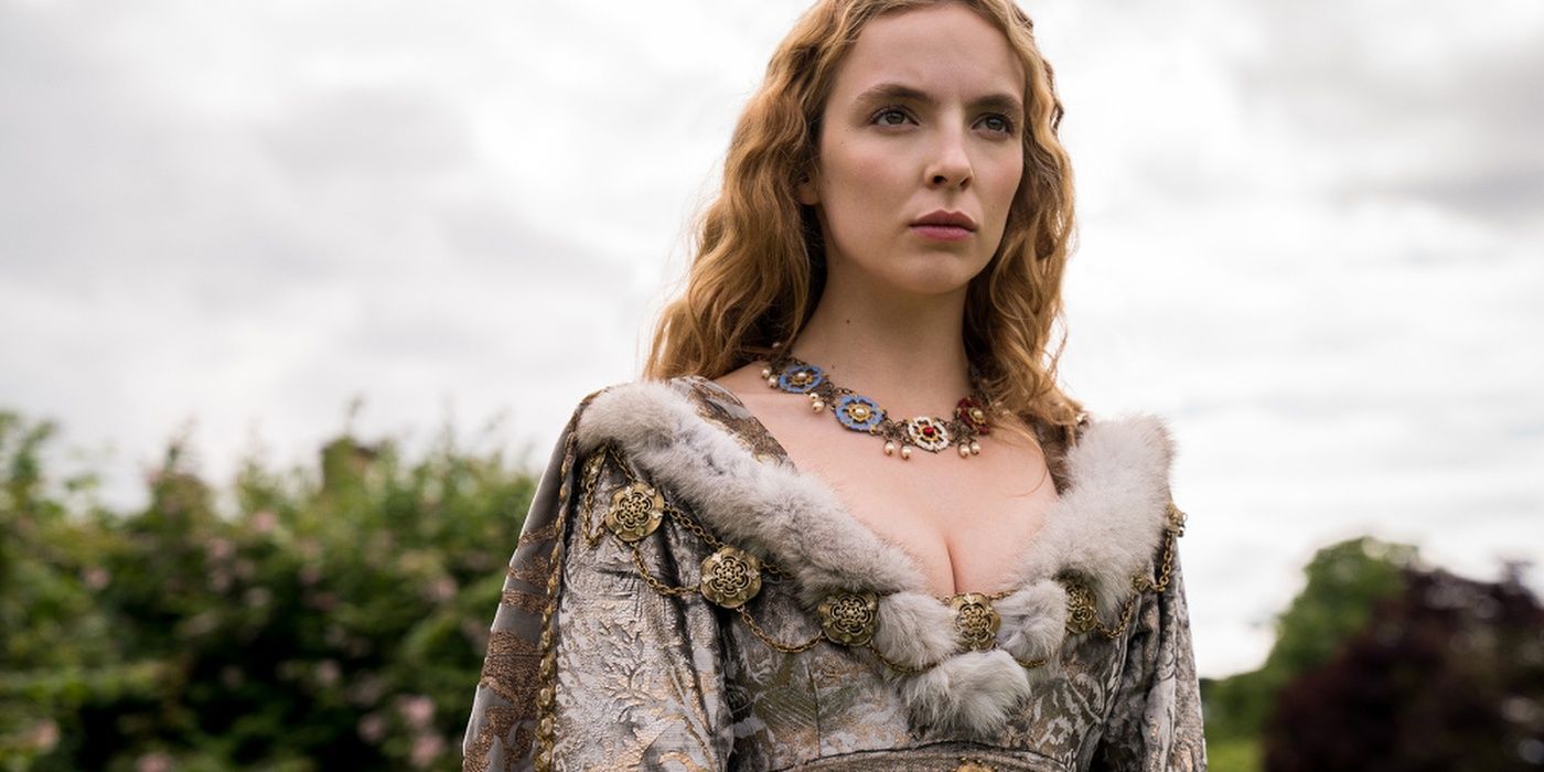 Jodie Comer in a gown outside in The White Princess