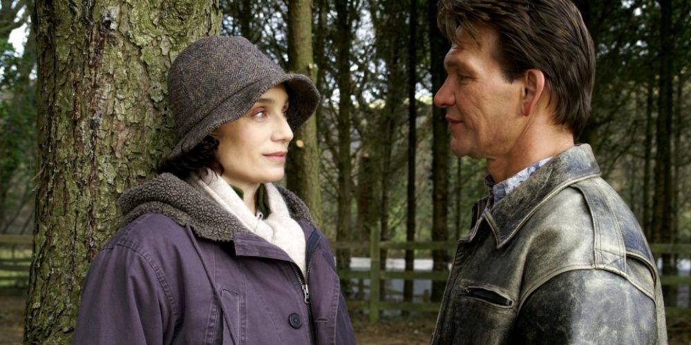 Kristin Scott Thomas and Patrick Swazye looking at each other in Keeping Mum