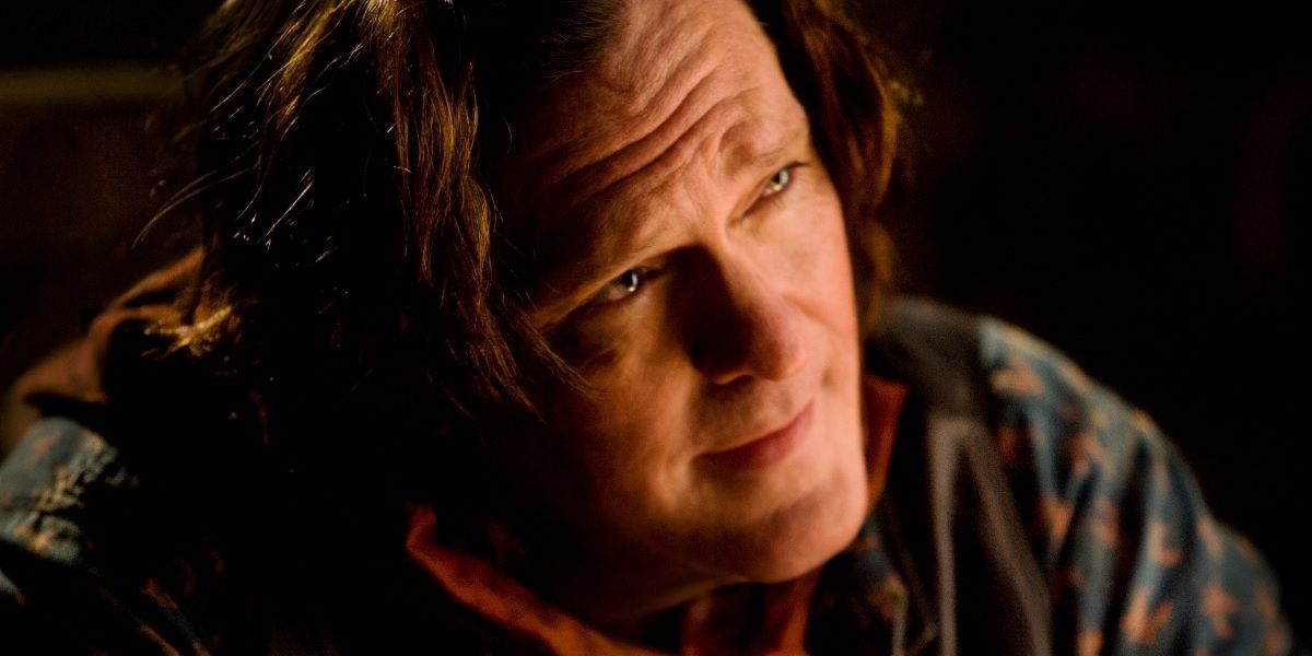 Michael Madsen looking up in The Hateful Eight