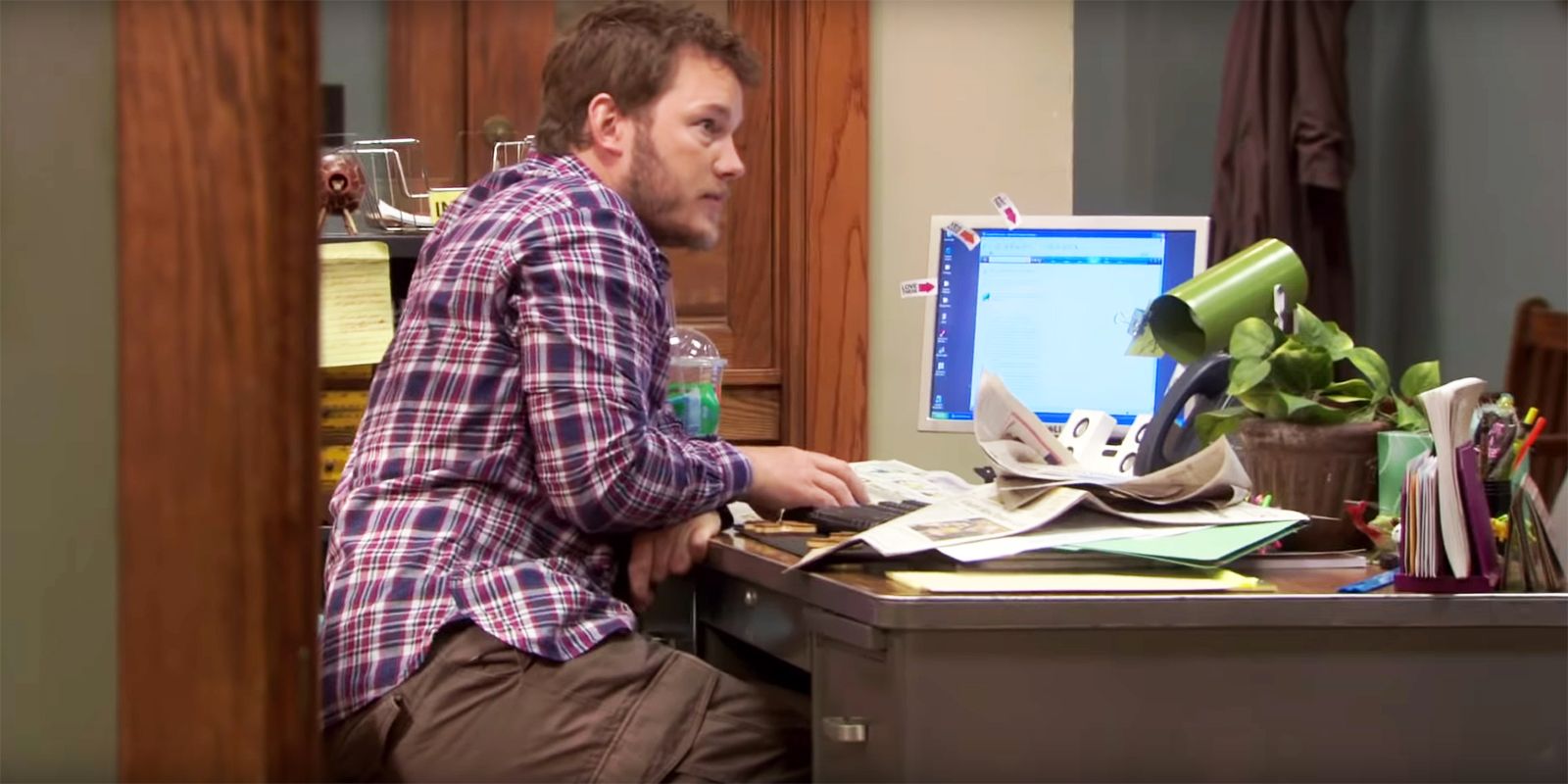Parks and Recreation - Flu Season - Andy Dwyer researches Leslie's symptoms - 