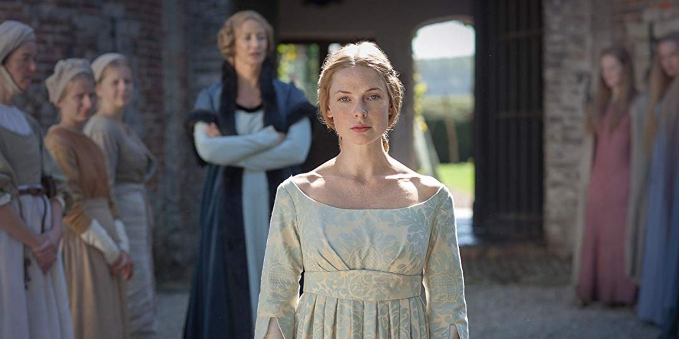 Elizabeth walking alone in The White Queen