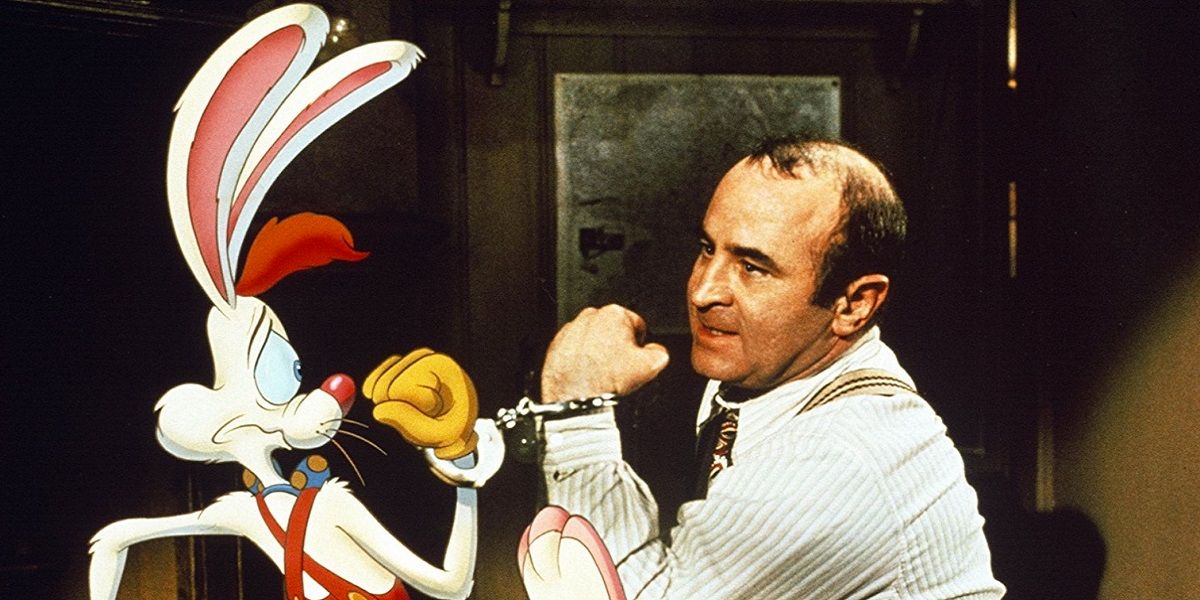 Eddie and Roger handcuffed together in Who Framed Roger Rabbit