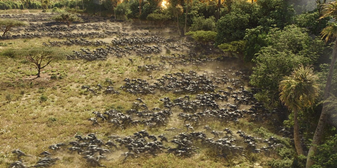 Thanos&rsquo;s army rushes across the countryside of Wakanda in Avengers: Infinity War