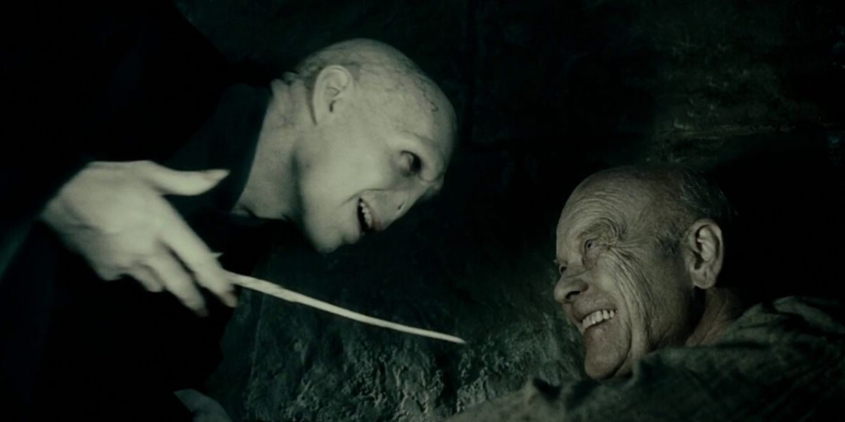 Voldemort Trying To Get Elder Wand From Grindelwald in Harry Potter