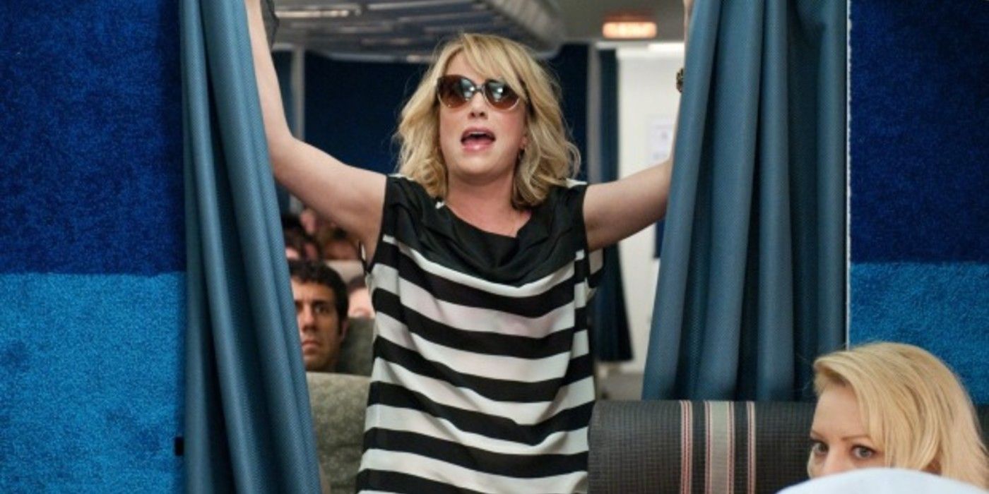 Annie drunk on a flight in Bridesmaids