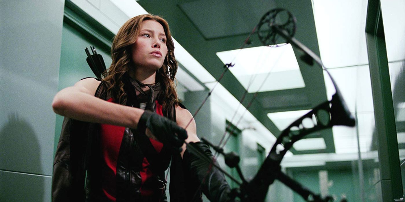Abigail Whistler with bow and arrow in Blade Trinity