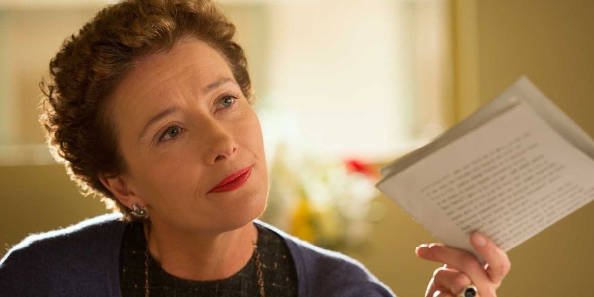 Emma Thompson holding a letter in Saving Mr. Banks