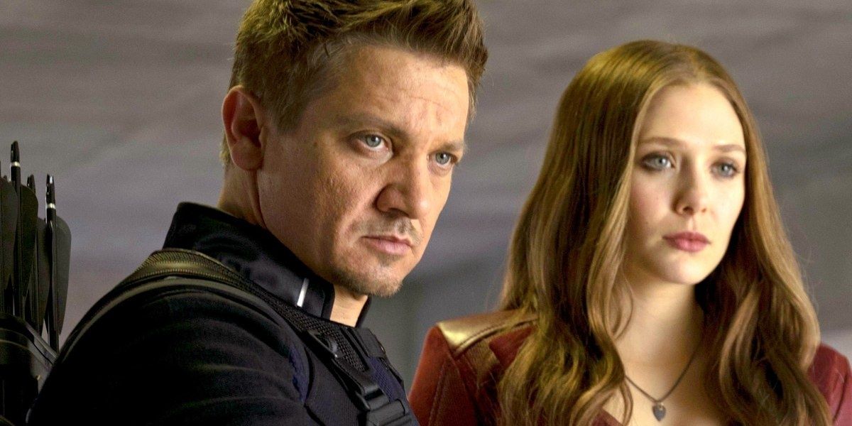 Hawkeye and Scarlet Witch about to attack in Civil War
