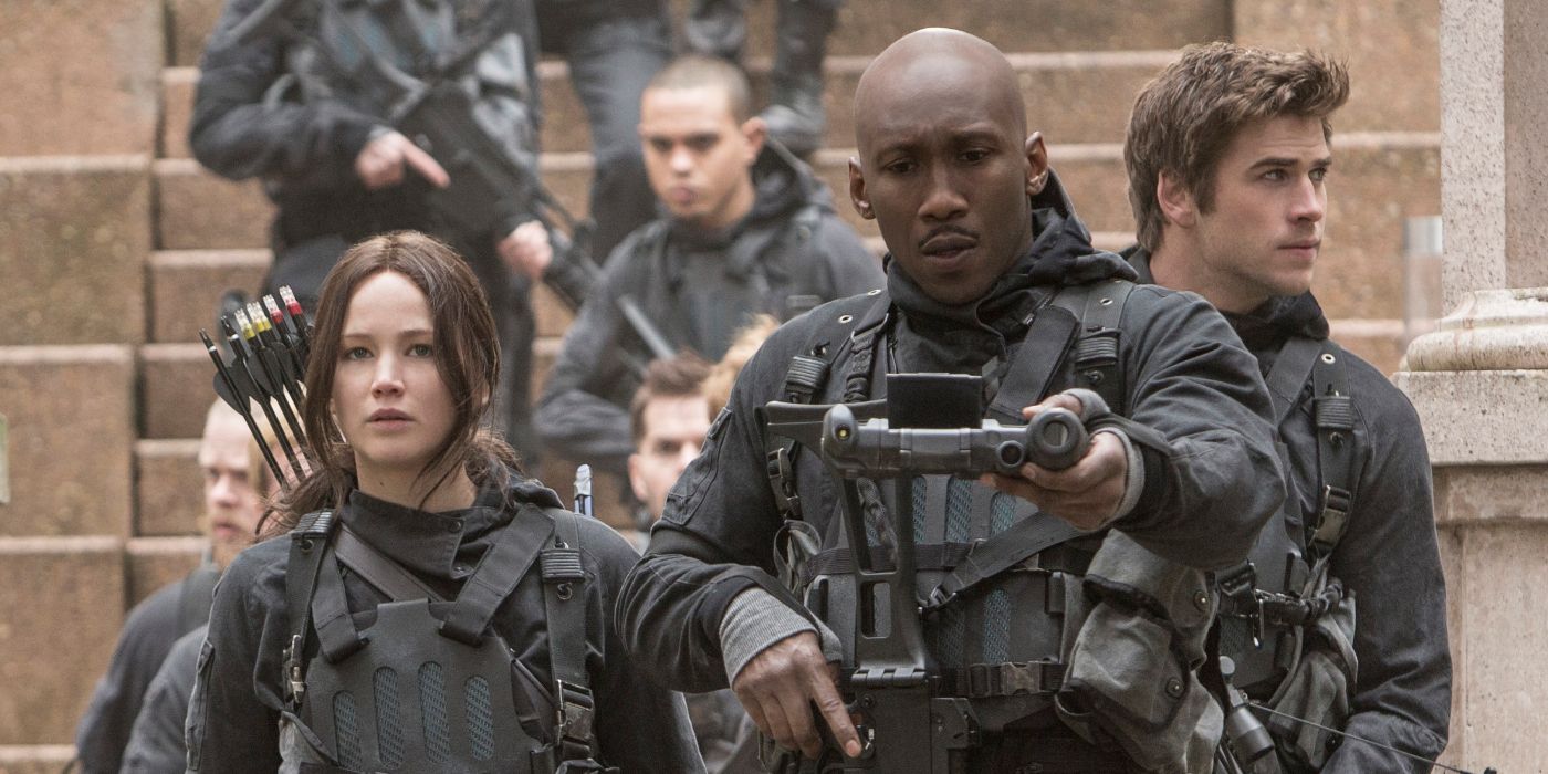 Boggs leads Gale, Katniss and the team in Mockingjay