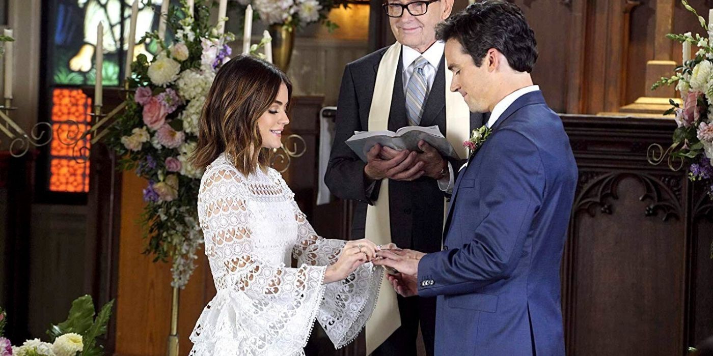 Aria and Ezra get married in Pretty Little Liars