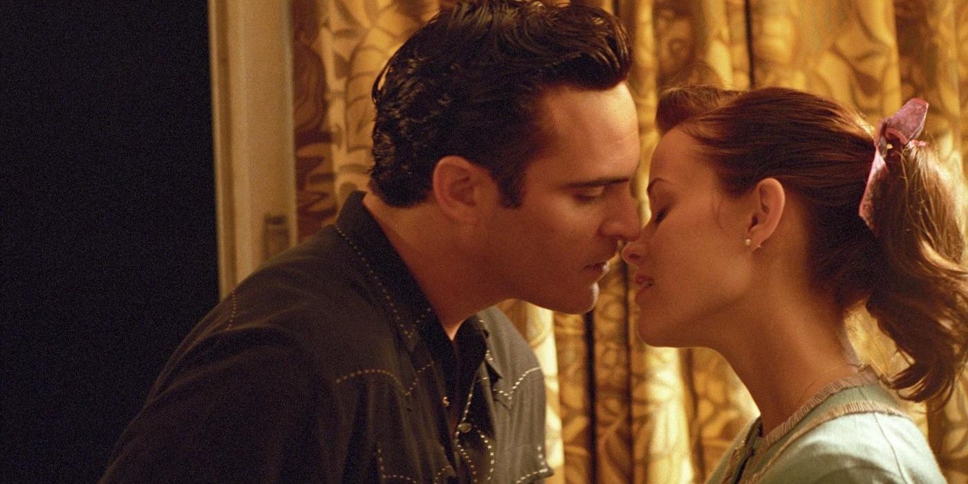 June Carter and Johnny Cash kissing in Walk the Line