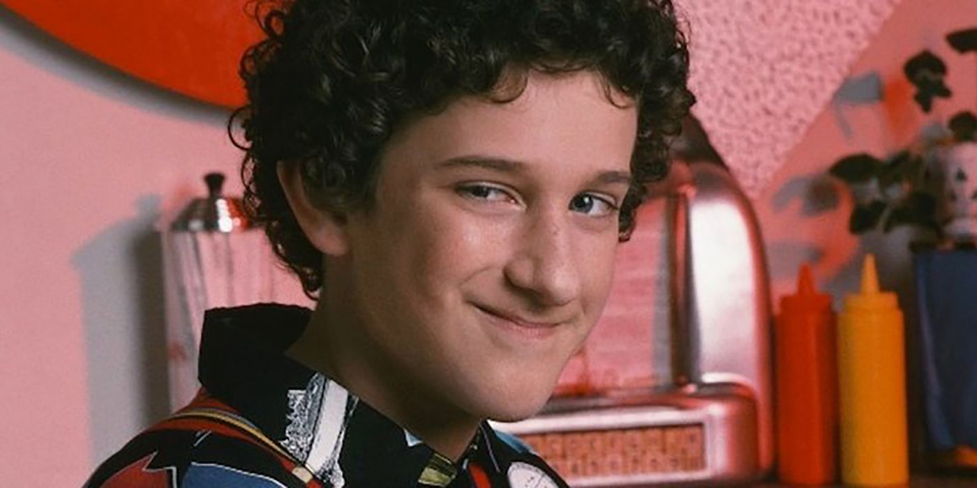 Screech grinning on Saved By The Bell