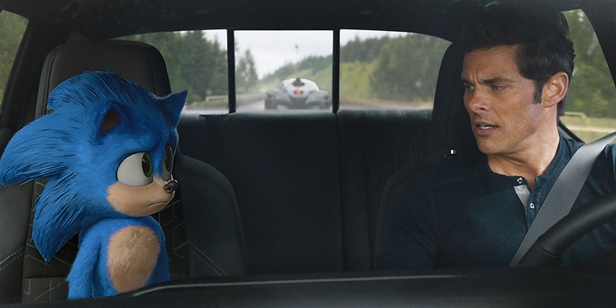 Sonic sits in a car in Sonic the Hedgehog