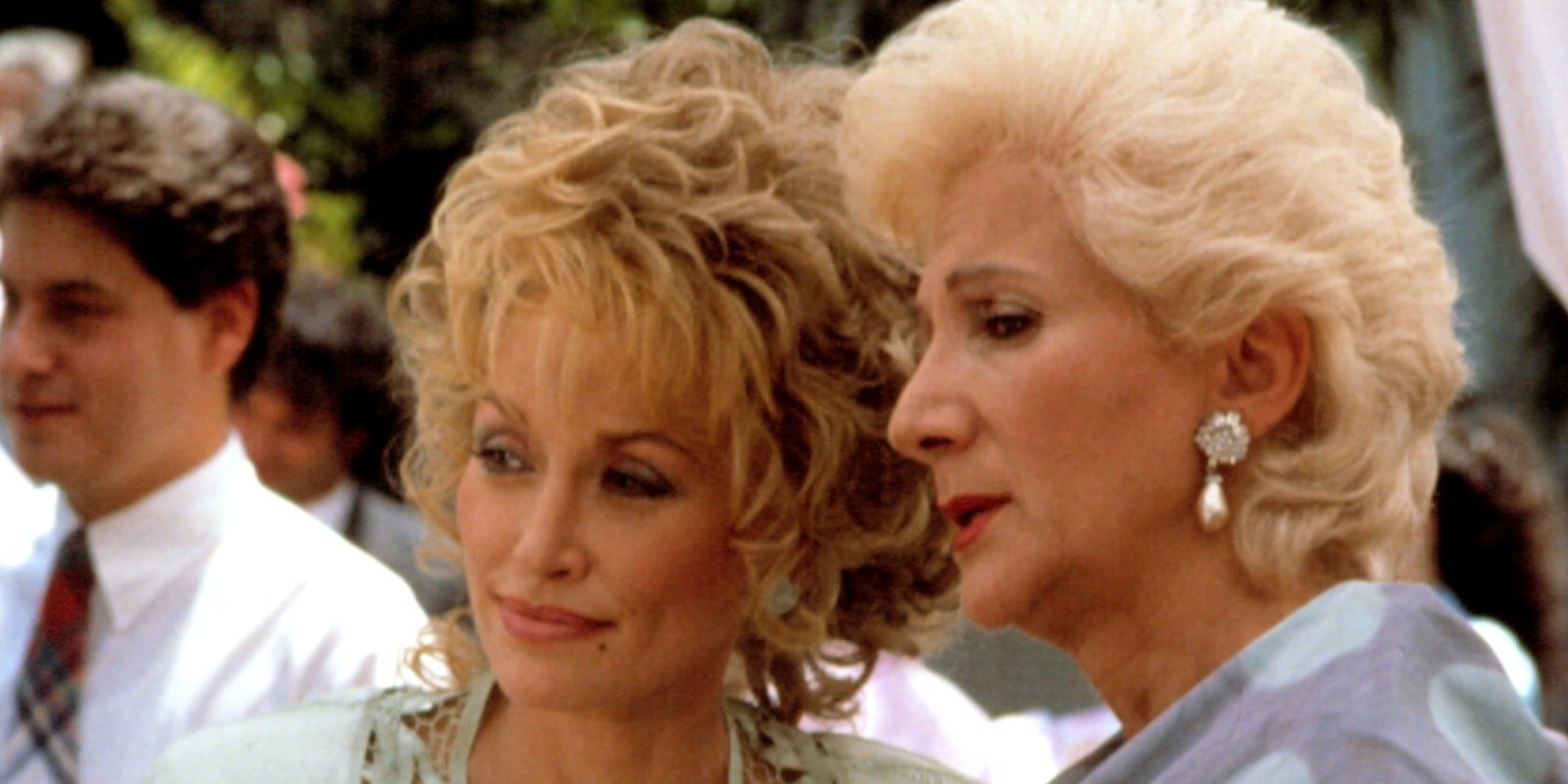 Dolly Parton and Olympia Dukakis in Steel Magnolias