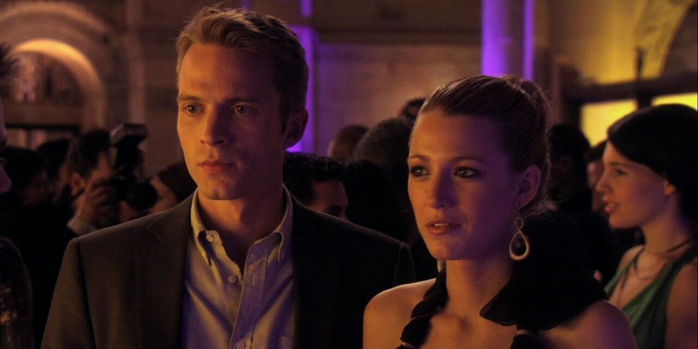Serena and Ben at a part in Gossip Girl.