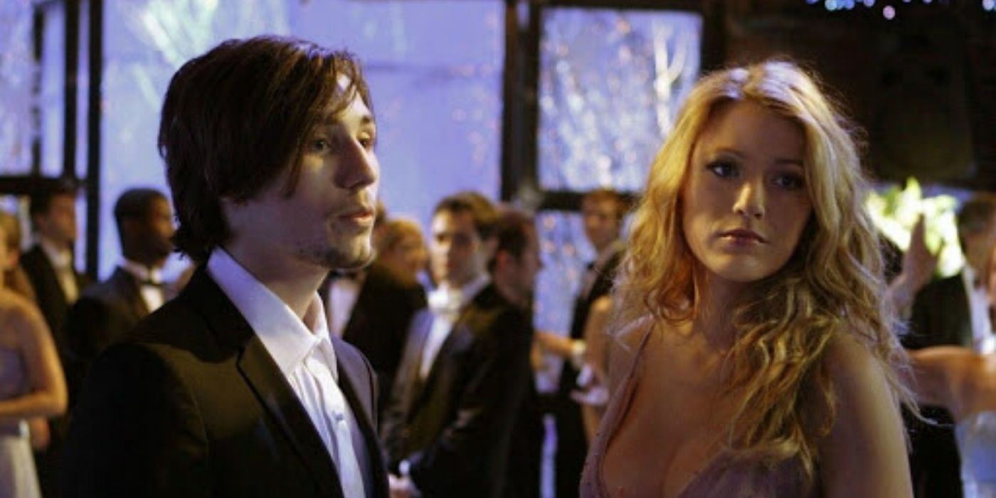Aaron and Serena attend a party together in Gossip Girl