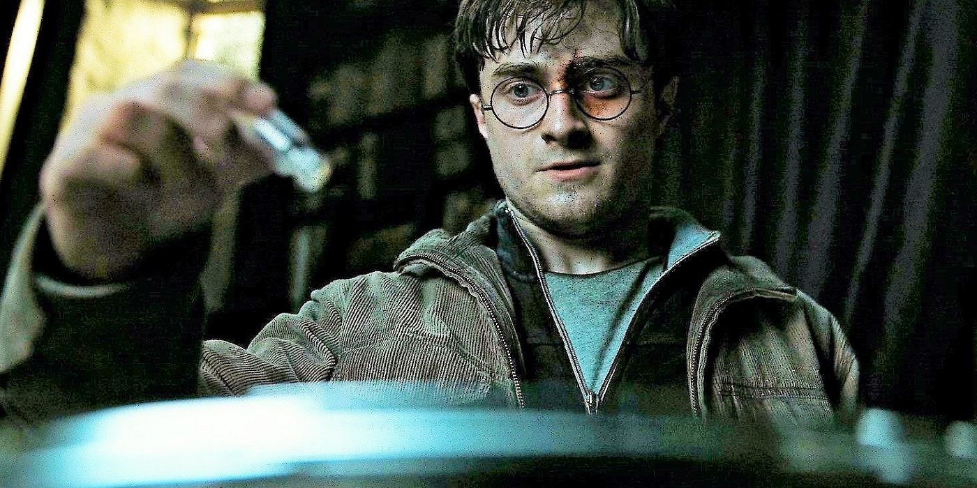 Harry Potter derrama uma memória em uma pensativa