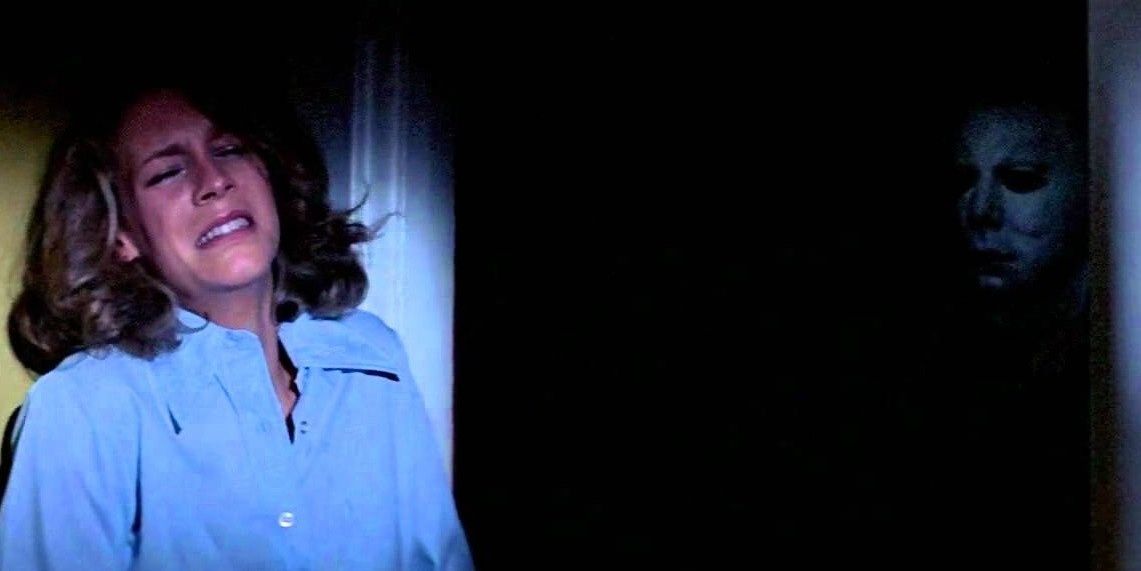 Laurie gets cornered by Michael in Halloween