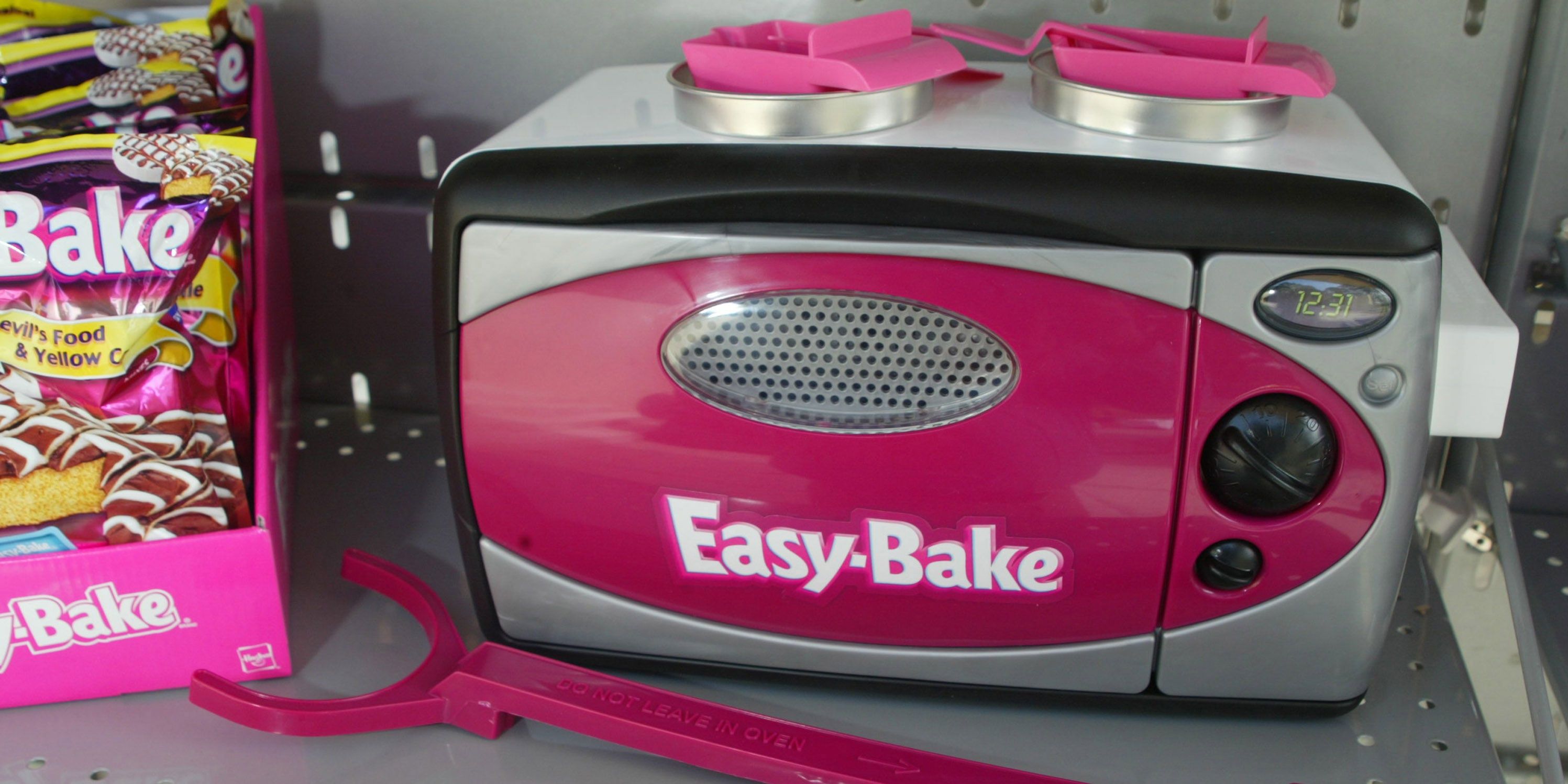 Picture of pink and silver Easy Bake Oven