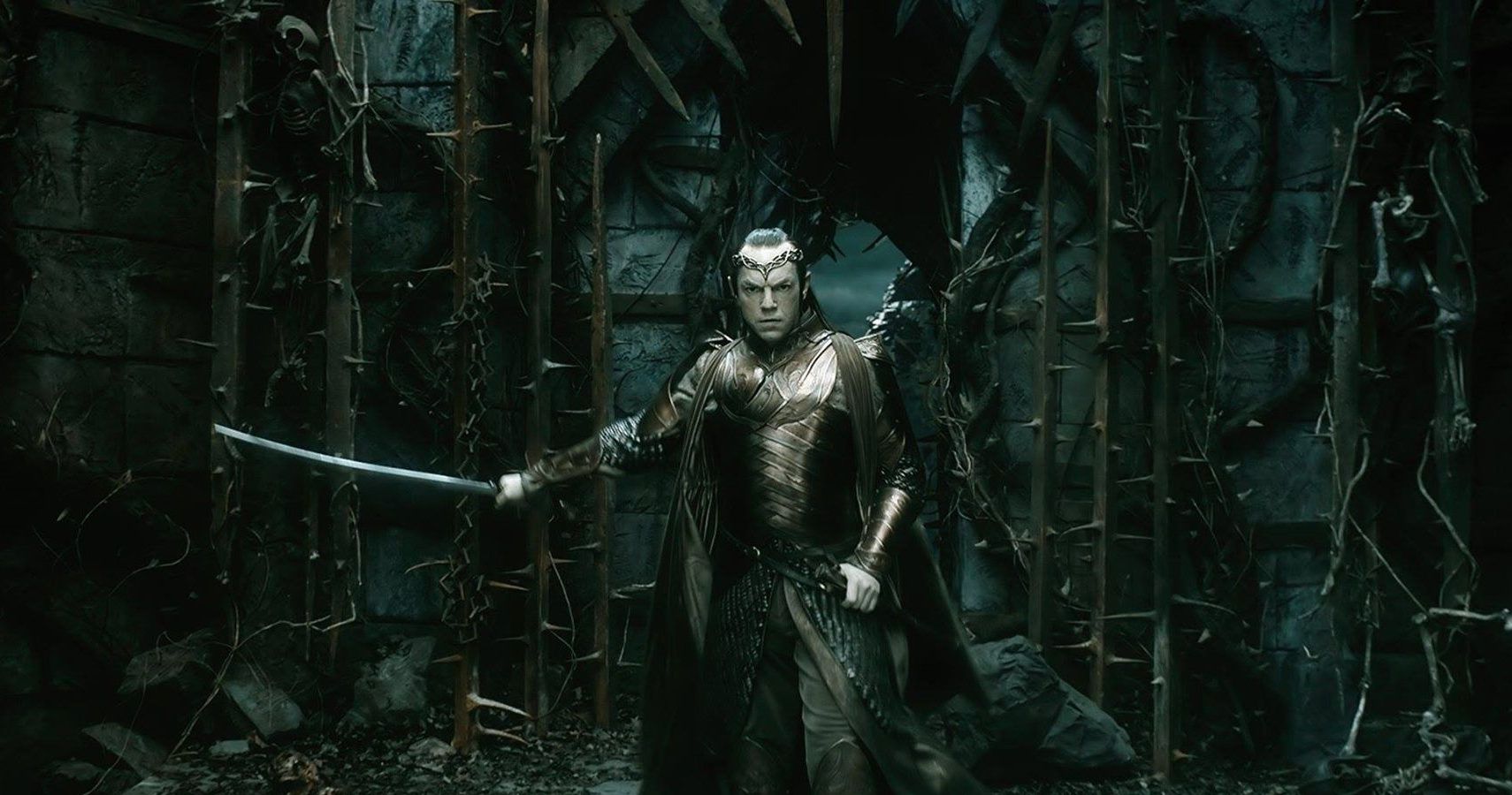 Elrond weilding a sword in The Hobbit movies 