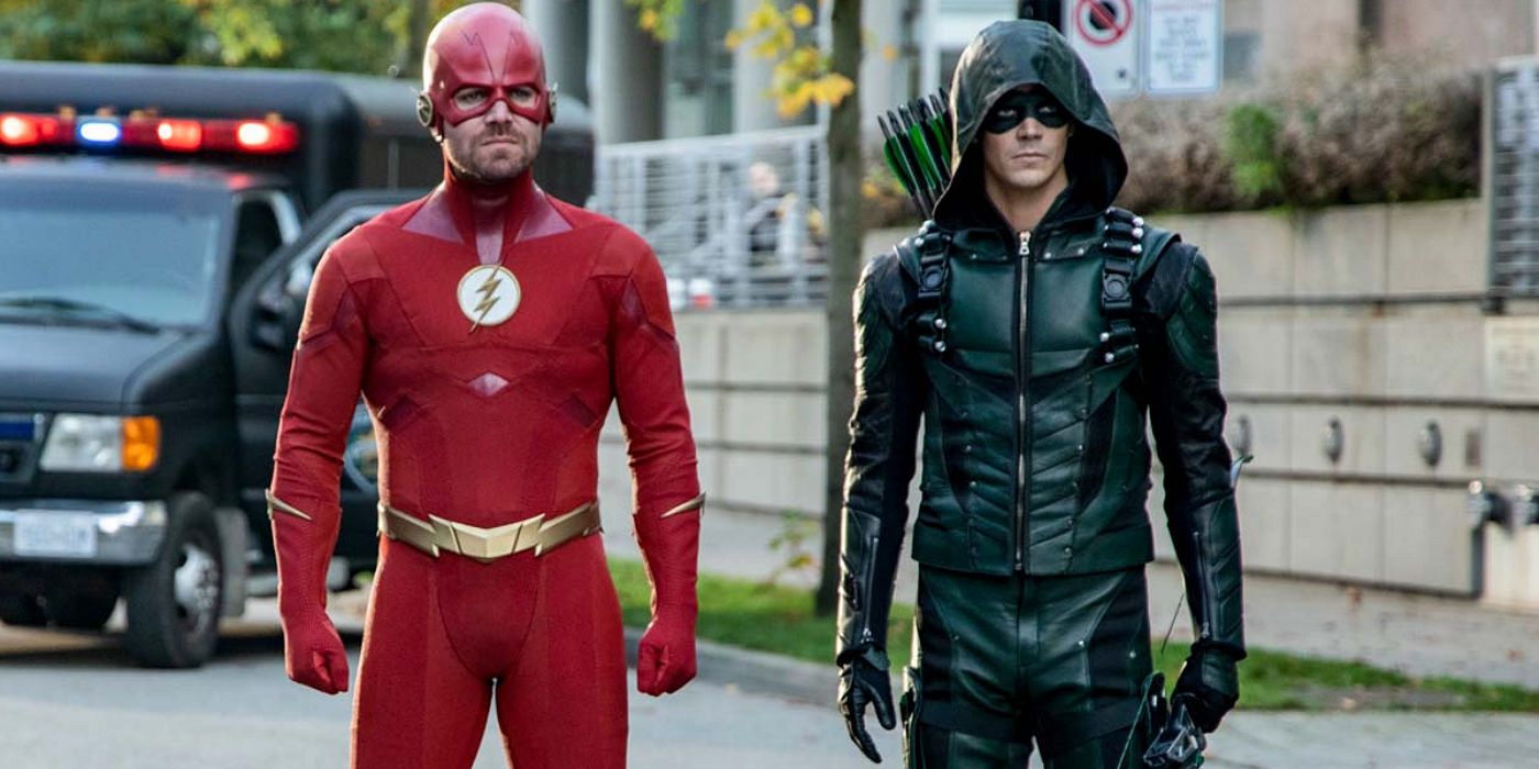 Green Arrow and Flash stood side by side in an Elseworlds universe where they are played by the Arrowverse's other actor