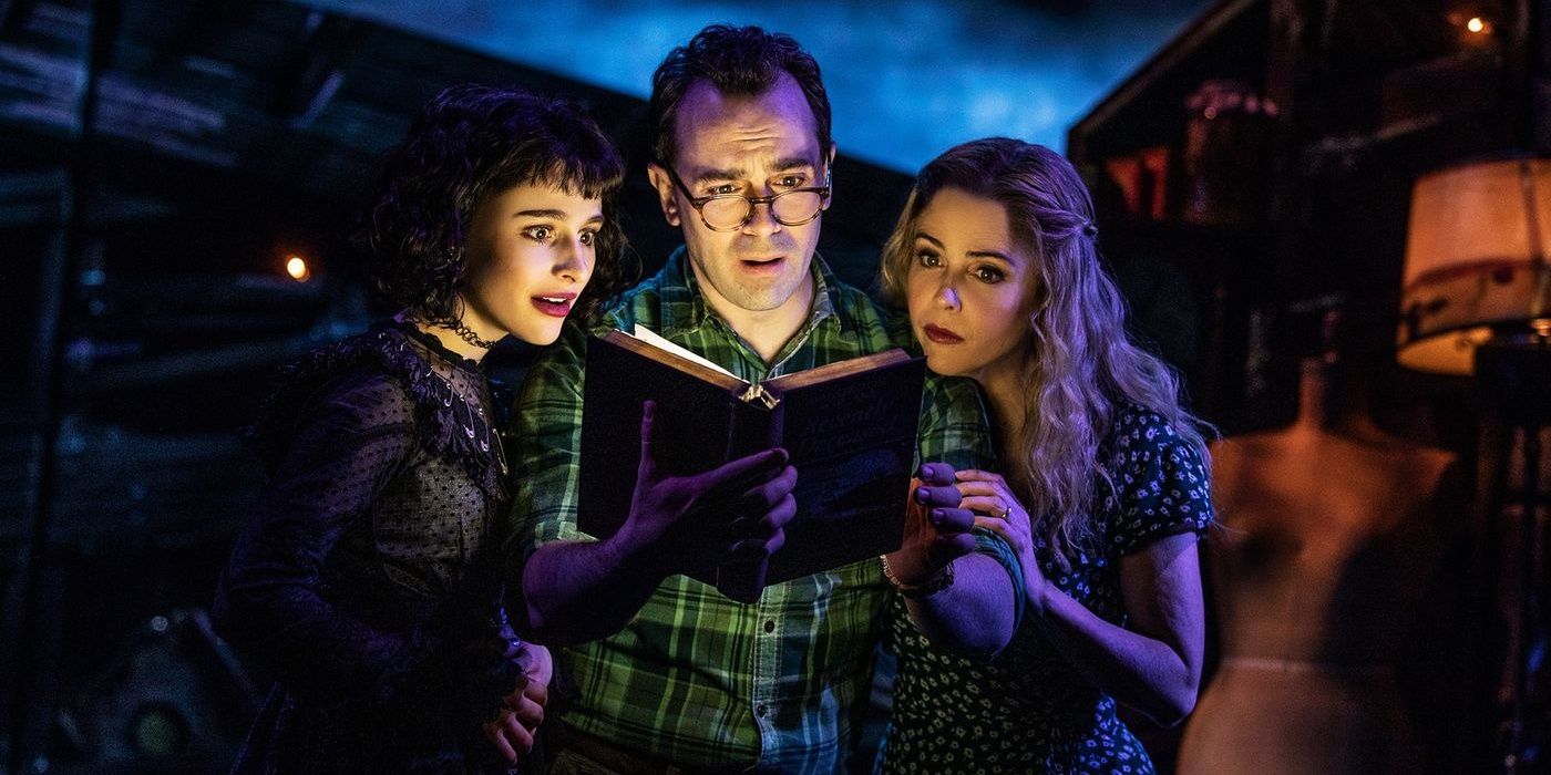 Beetlejuice The Musical: 10 Changes From Screen To Stage