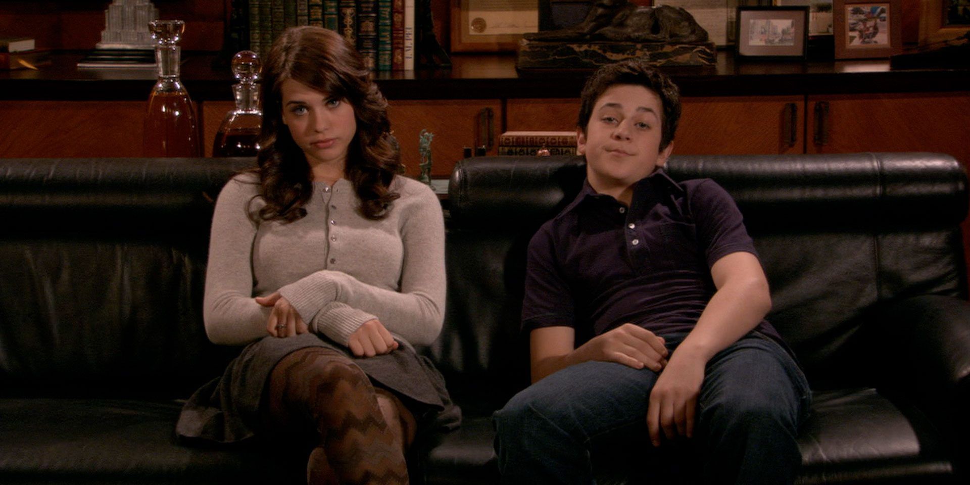 Ted's kids looking bored in HIMYM