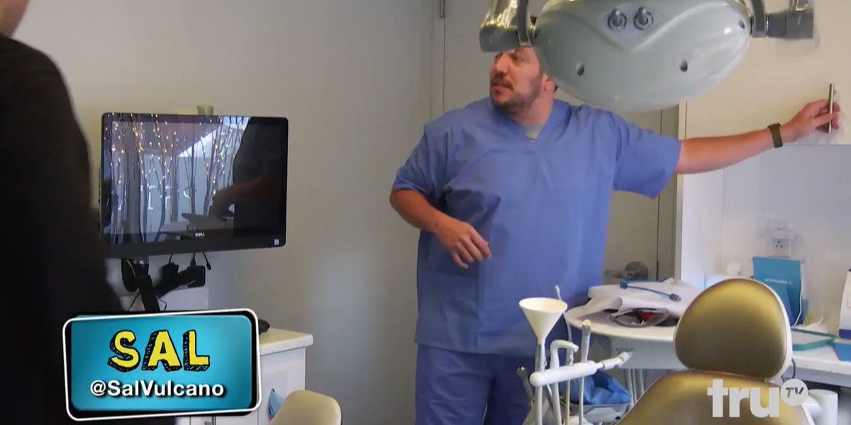 Jokers impraticáveis-Sal como assistente de dentista