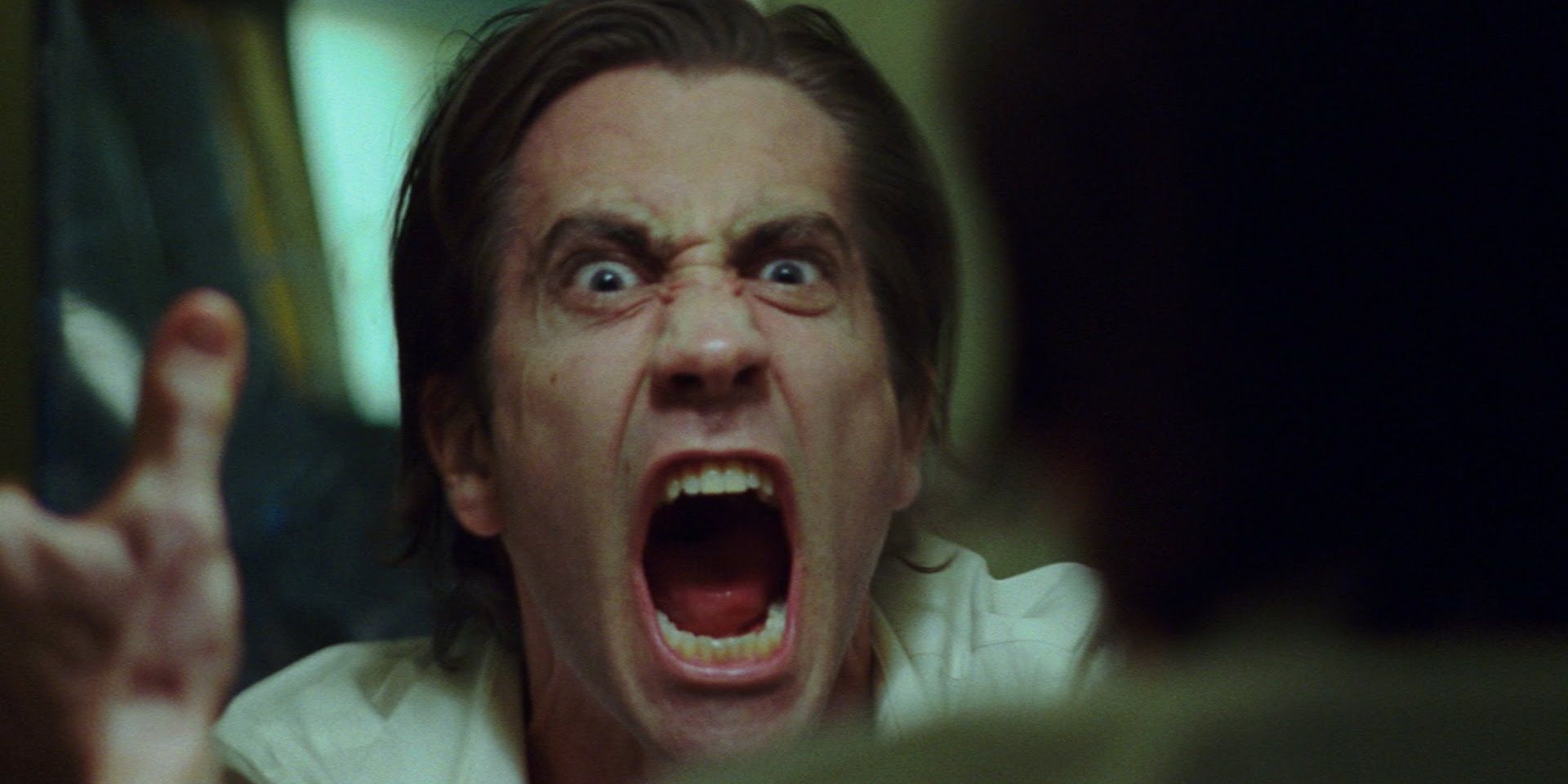 Jake Gyllenhaal screaming into a mirror in Nightcrawler