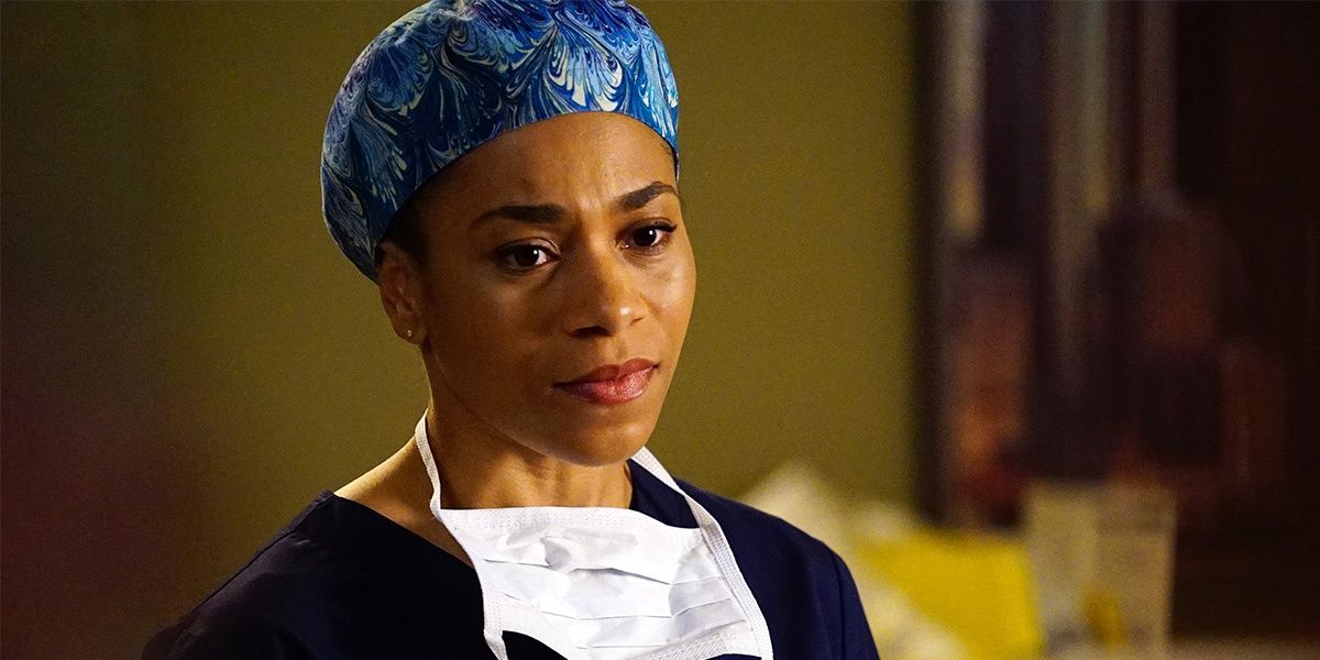 Kelly McCreary, 5'4&quot;, joined the cast of Grey's Anatomy in 2014 as Maggie Pierce. | Grey's Anatomy's Tallest &amp; Shortest Cast Members