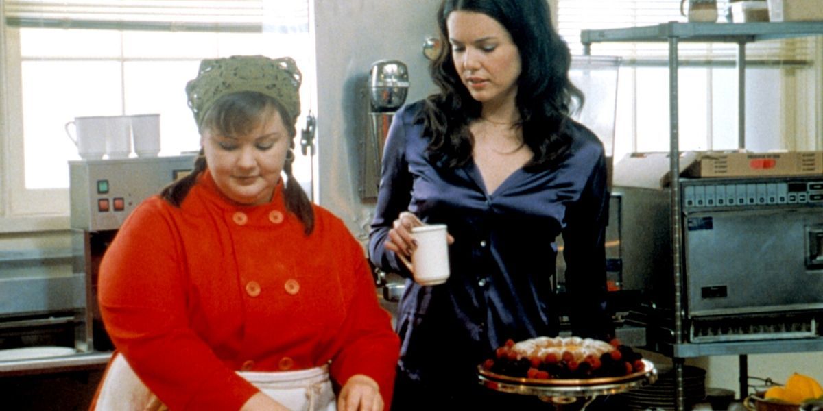 Sookie and Lorelai in the inn's kitchen on Gilmore Girls