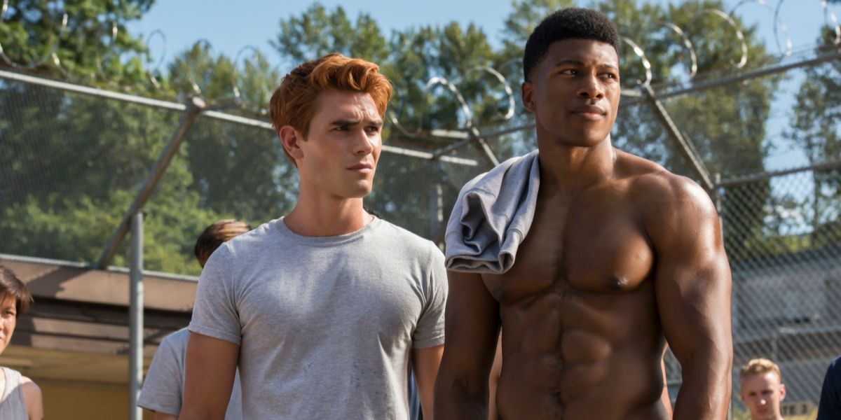Archie and Munroe &quot;Mad Dog&quot; Moore plan a prison escape in Riverdale