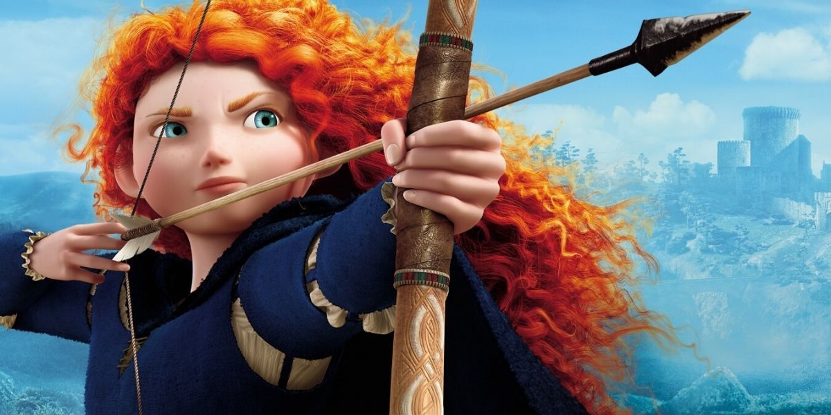 Merida empunhando seu arco e flecha em Brave, da Pixar